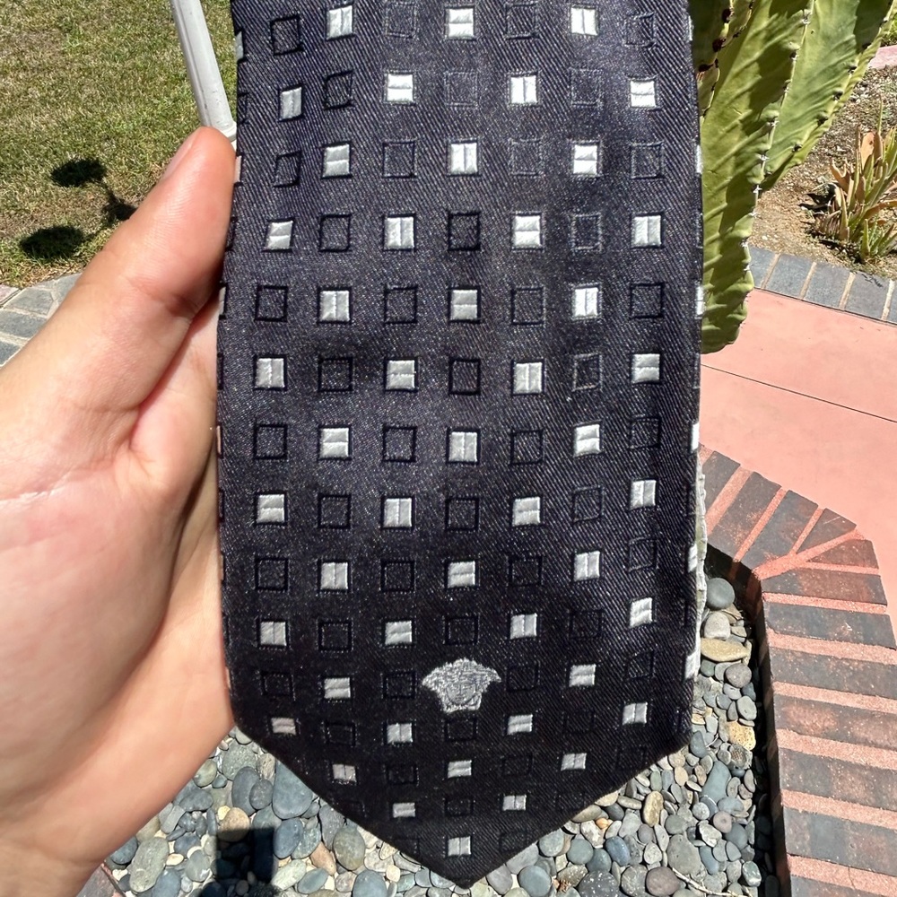 VERSACE Black And White 100% Silk Tie